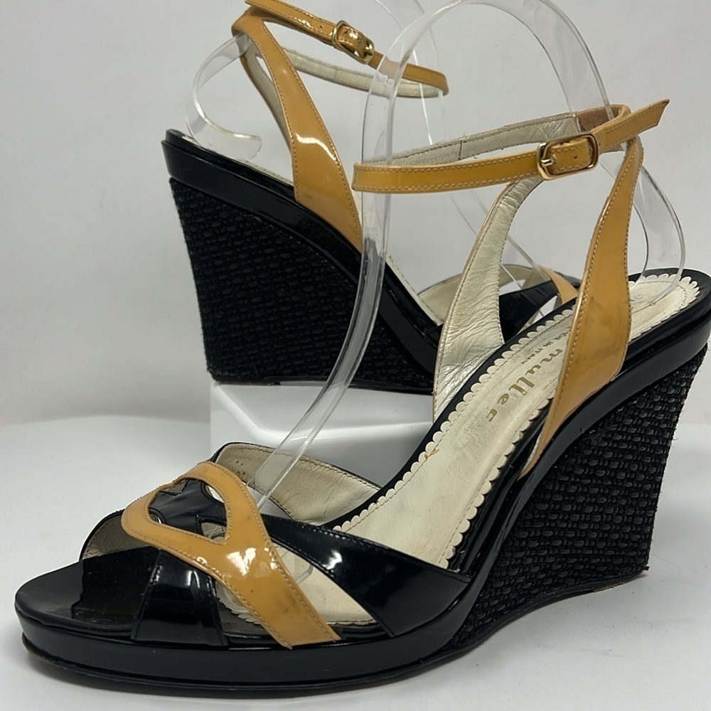 Bettye Muller Sz 39/ US9 Black Beige Patent Leather Wedge Sandals